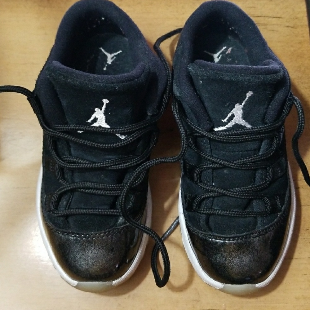 Toddler Jordan Retro 11 (barrons)